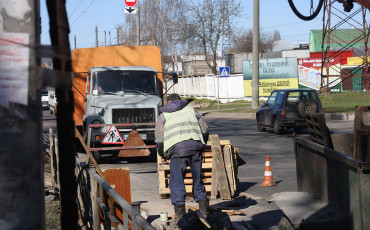 Чистять І Ремонтують Дощові Мережі