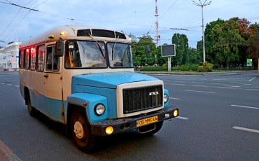 Автобус Везе В Осінь