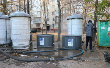 Осіннє Миття Контейнерів